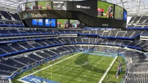 湖人战快船104-111败北，球员表现盘点：三将表现亮眼，拉拉维亚尚可，半数球员状态低迷引深思！